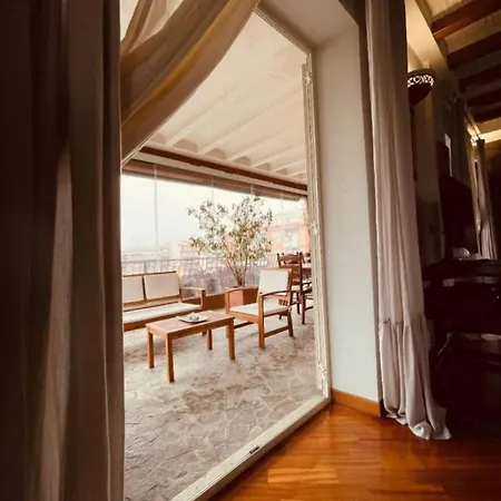 Garbatella Terrace شقة